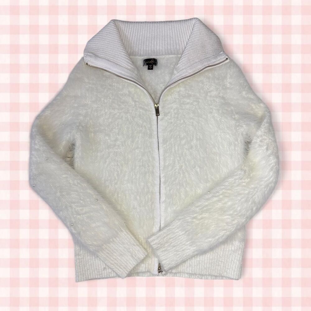 On-twelfth Women's White Jumper